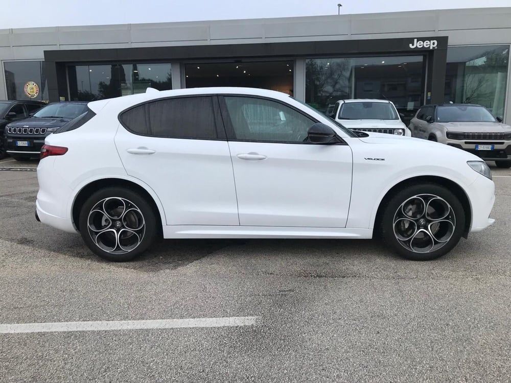 Alfa Romeo Stelvio usata a Ancona (4)