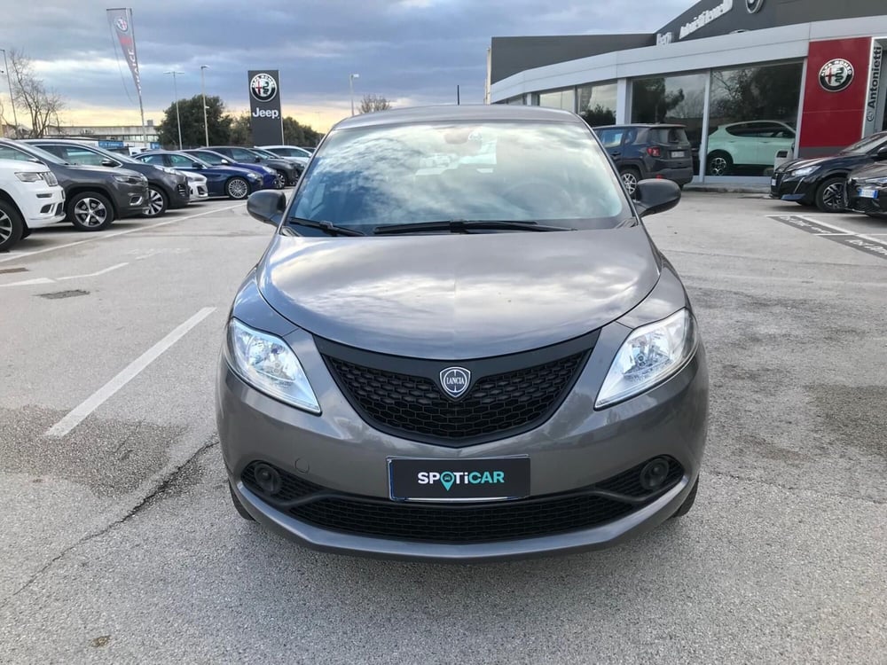 Lancia Ypsilon usata a Ancona (2)