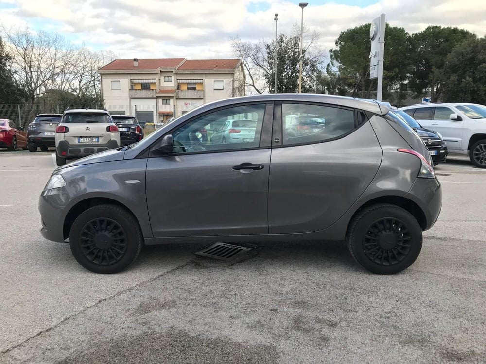 Lancia Ypsilon usata a Ancona (8)