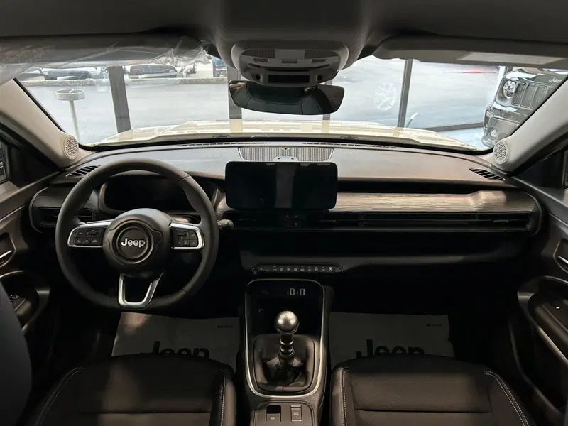 Jeep Avenger nuova a Ancona (11)