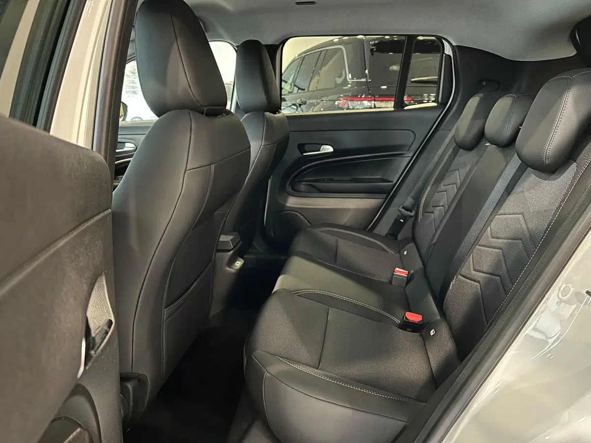 Jeep Avenger nuova a Ancona (16)