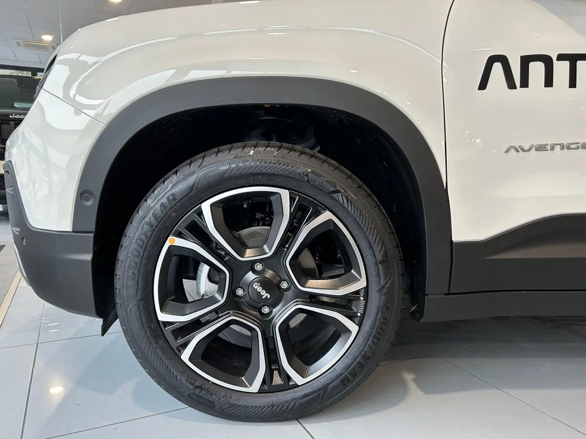 Jeep Avenger nuova a Ancona (8)