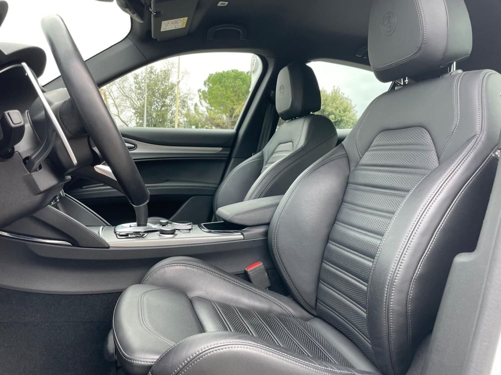 Alfa Romeo Stelvio usata a Ancona (11)