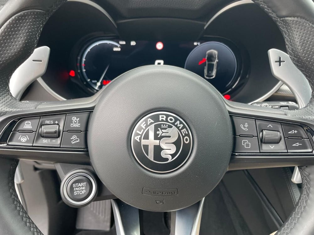 Alfa Romeo Stelvio usata a Ancona (15)