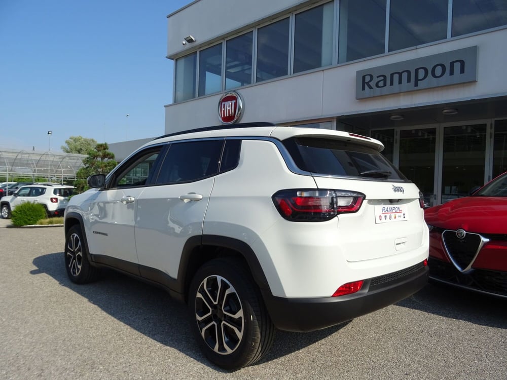 Jeep Compass nuova a Venezia (5)