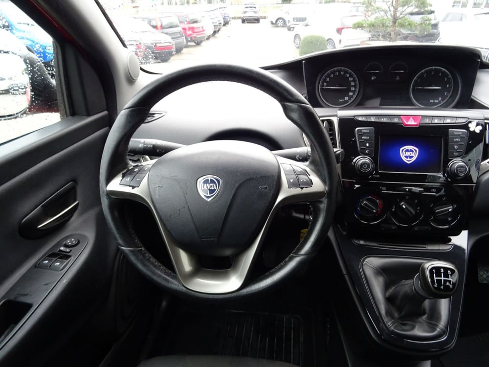 Lancia Ypsilon usata a Venezia (9)