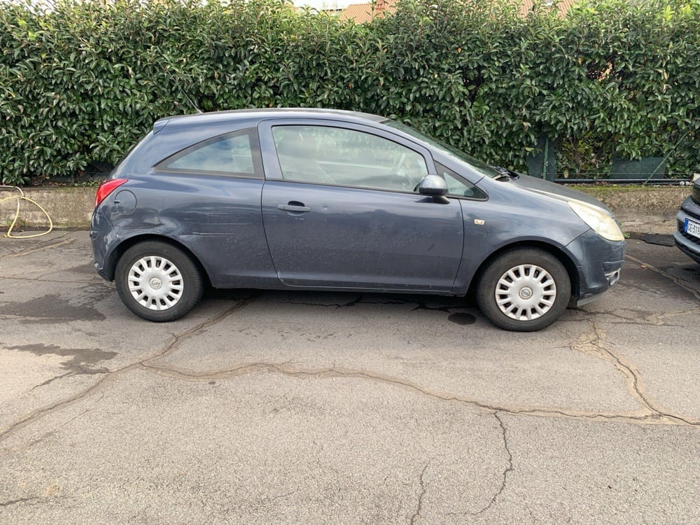 Opel Corsa nuova a Catania (2)