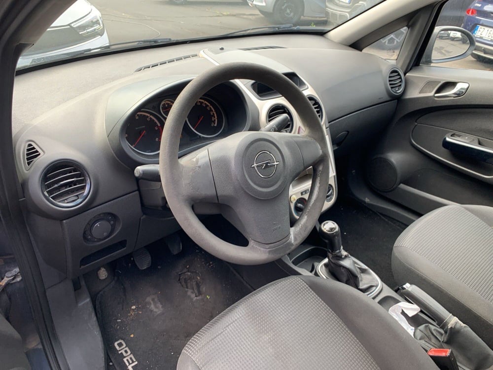 Opel Corsa nuova a Catania (9)