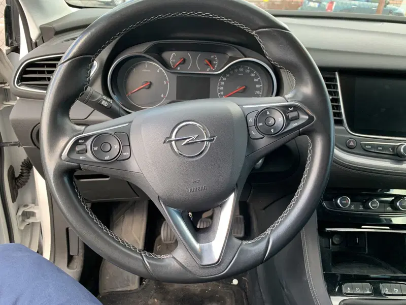 Opel Grandland X usata a Catania (15)