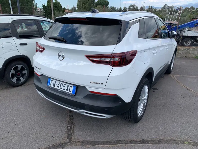 Opel Grandland X usata a Catania (3)