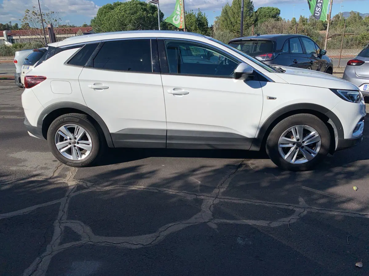 Opel Grandland X usata a Catania (2)