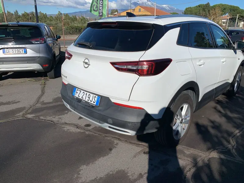 Opel Grandland X usata a Catania (3)