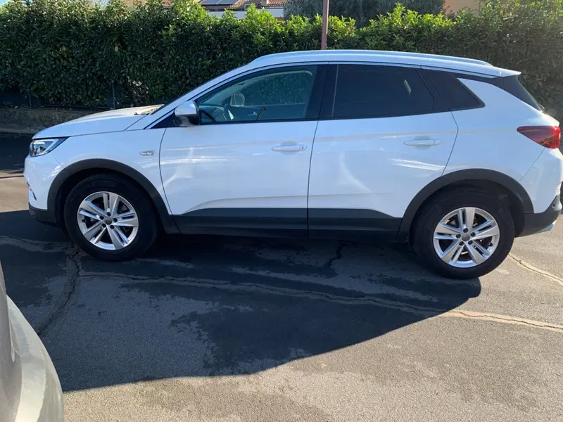 Opel Grandland X usata a Catania (7)