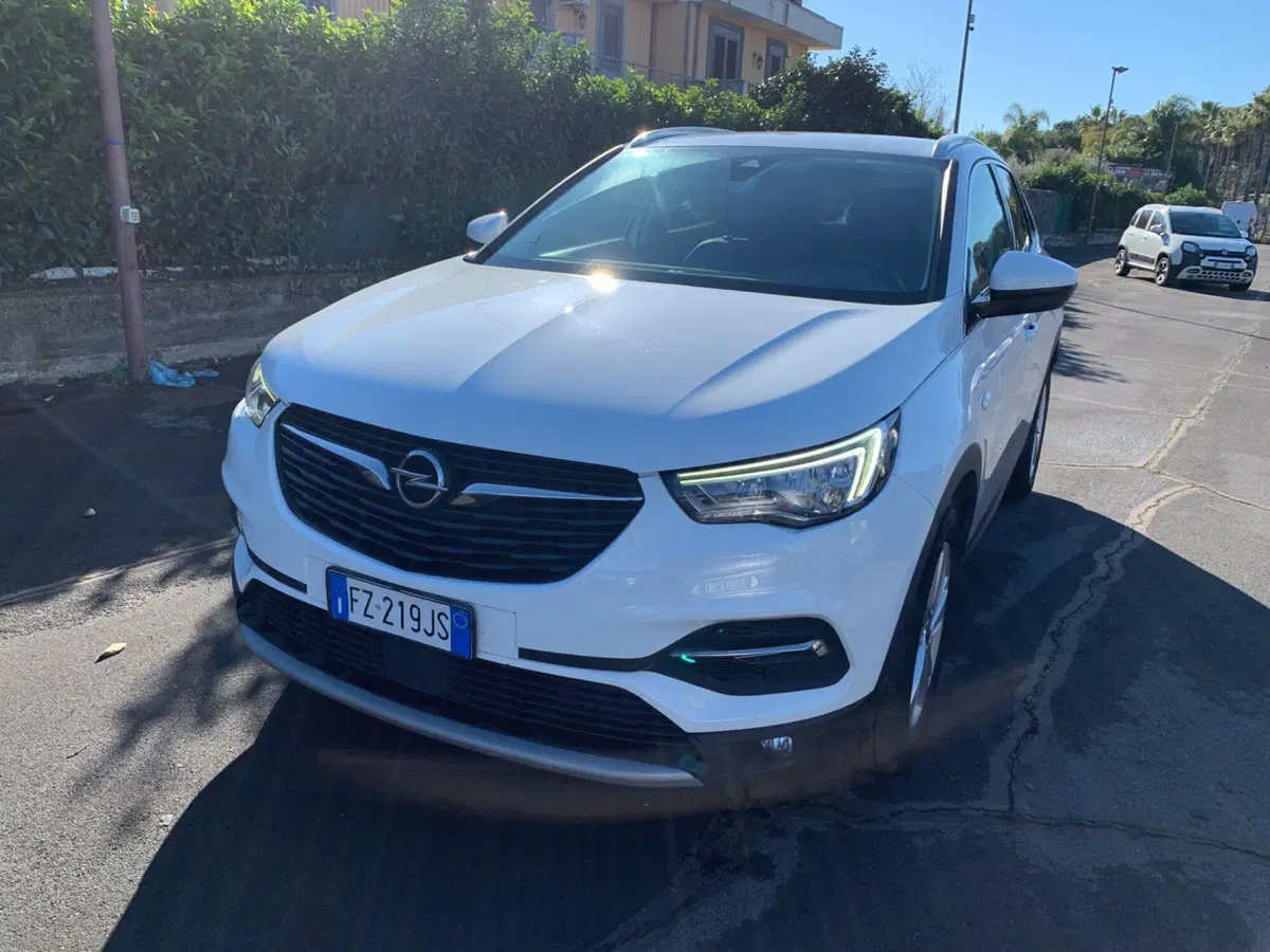 Opel Grandland X usata a Catania (8)