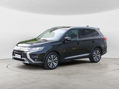 Mitsubishi Outlander 2.0 4WD GPL Bi-fuel CVT Insport SDA 7 posti  del 2020 usata a Cuneo