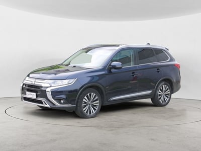 Mitsubishi Outlander 2.0 4WD GPL Bi-fuel CVT Insport SDA 7 posti  del 2020 usata a Cuneo