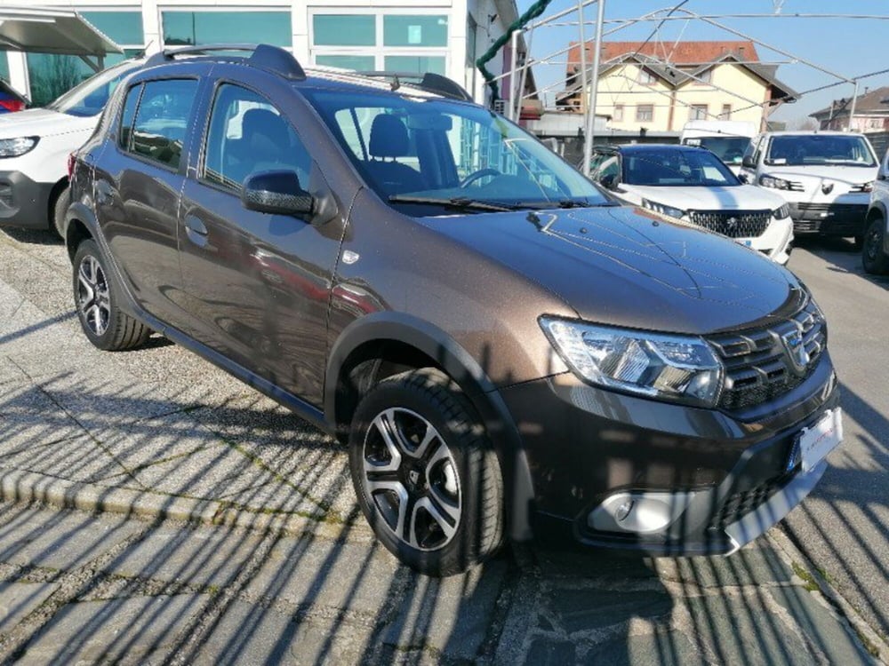 Dacia Sandero usata a Milano (3)