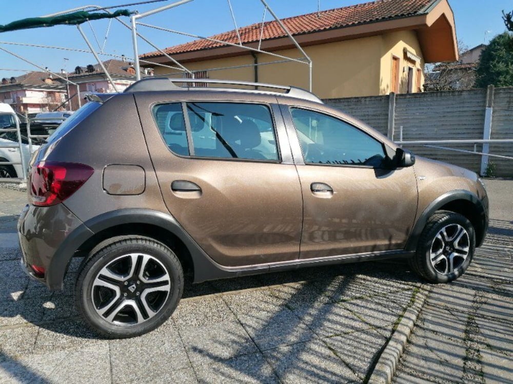 Dacia Sandero usata a Milano (4)