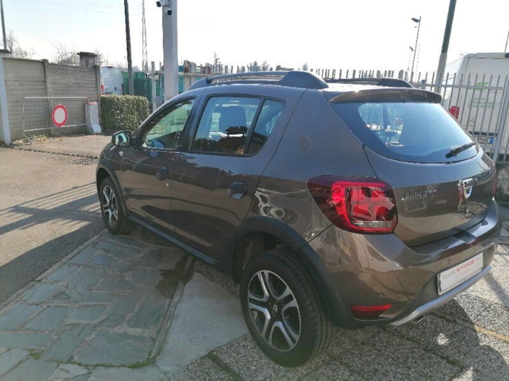 Dacia Sandero usata a Milano (6)