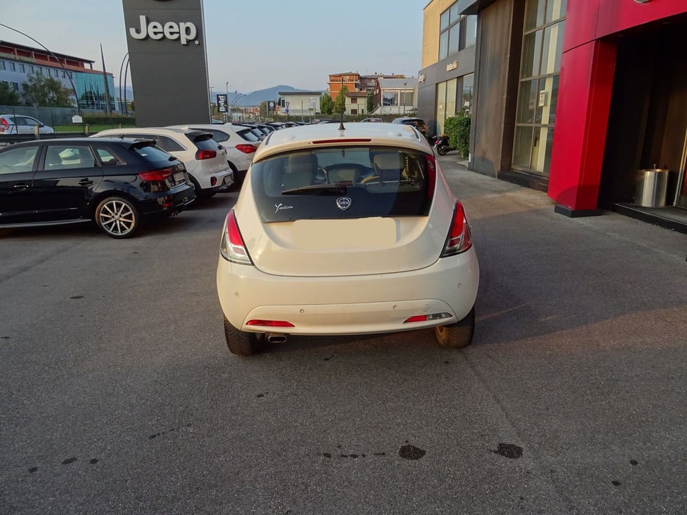 Lancia Ypsilon usata a Lucca (4)