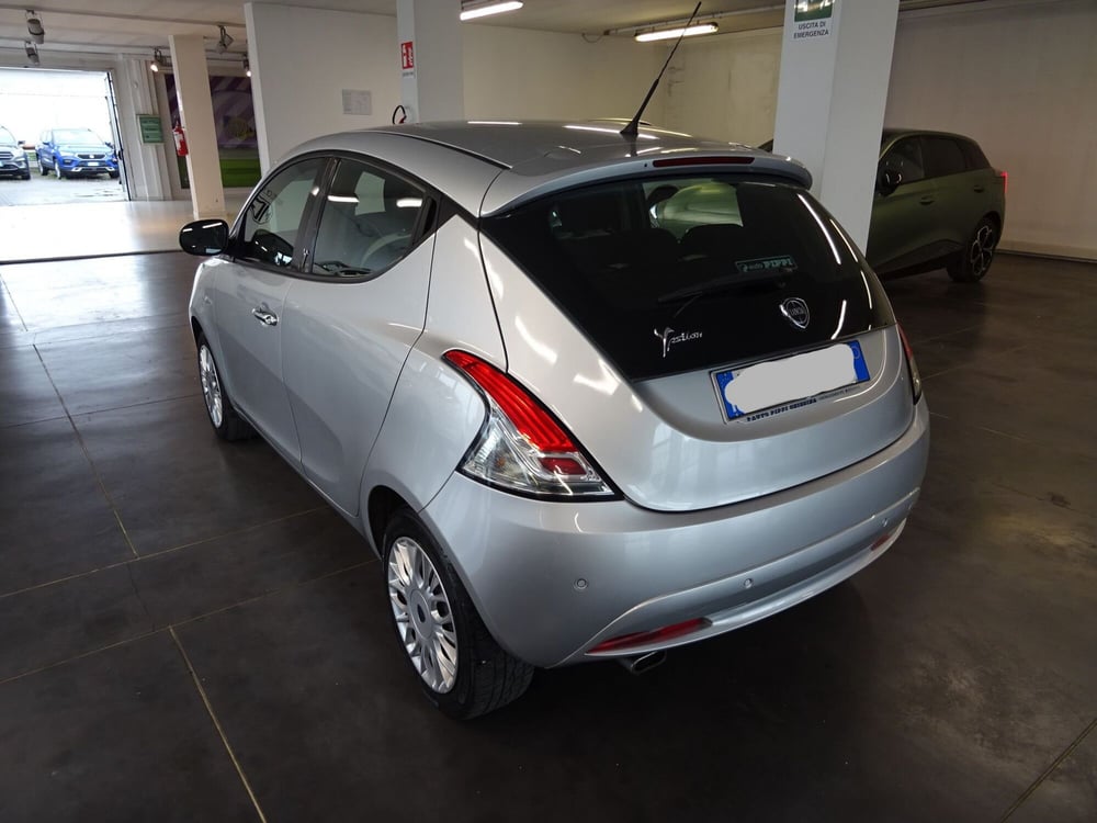 Lancia Ypsilon usata a Lucca (3)