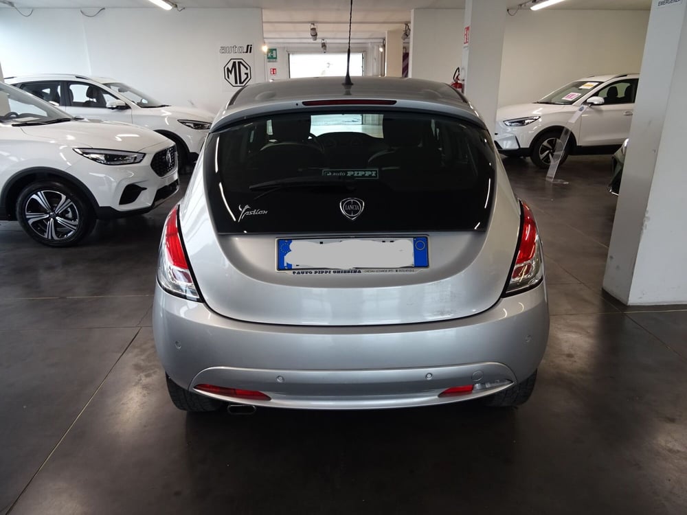 Lancia Ypsilon usata a Lucca (4)