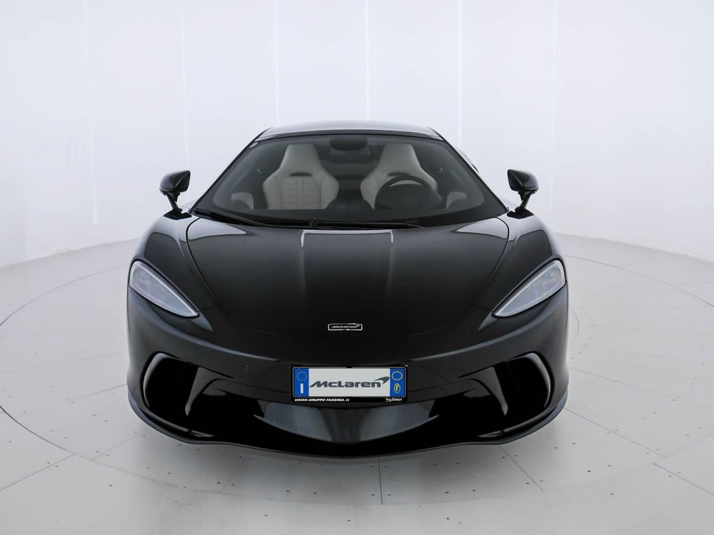 McLaren GTS  nuova a Milano (2)