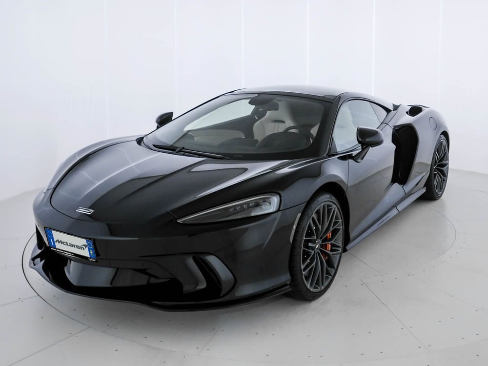 McLaren GTS  nuova a Milano (3)