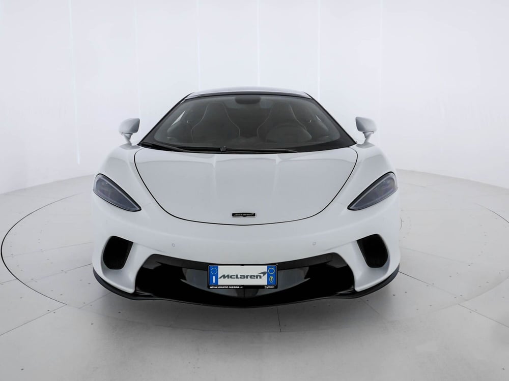 McLaren GT nuova a Milano (2)