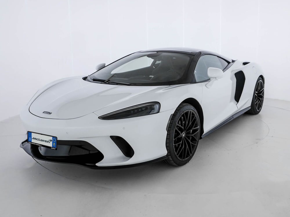 McLaren GT nuova a Milano (3)