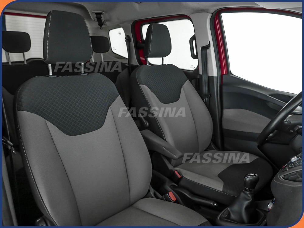 Ford Tourneo Courier usata a Milano (14)