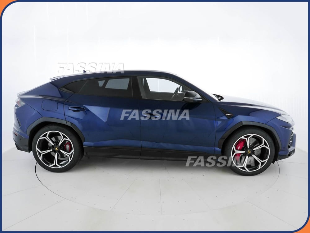 Lamborghini Urus usata a Milano (7)