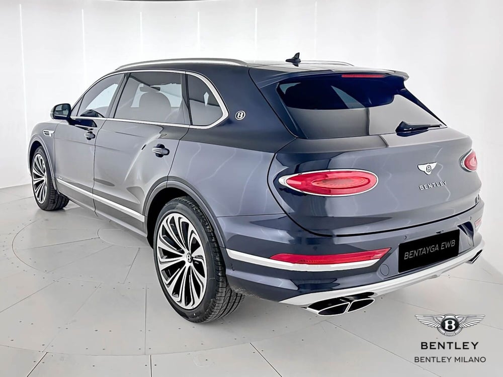 Bentley Bentayga nuova a Milano (4)