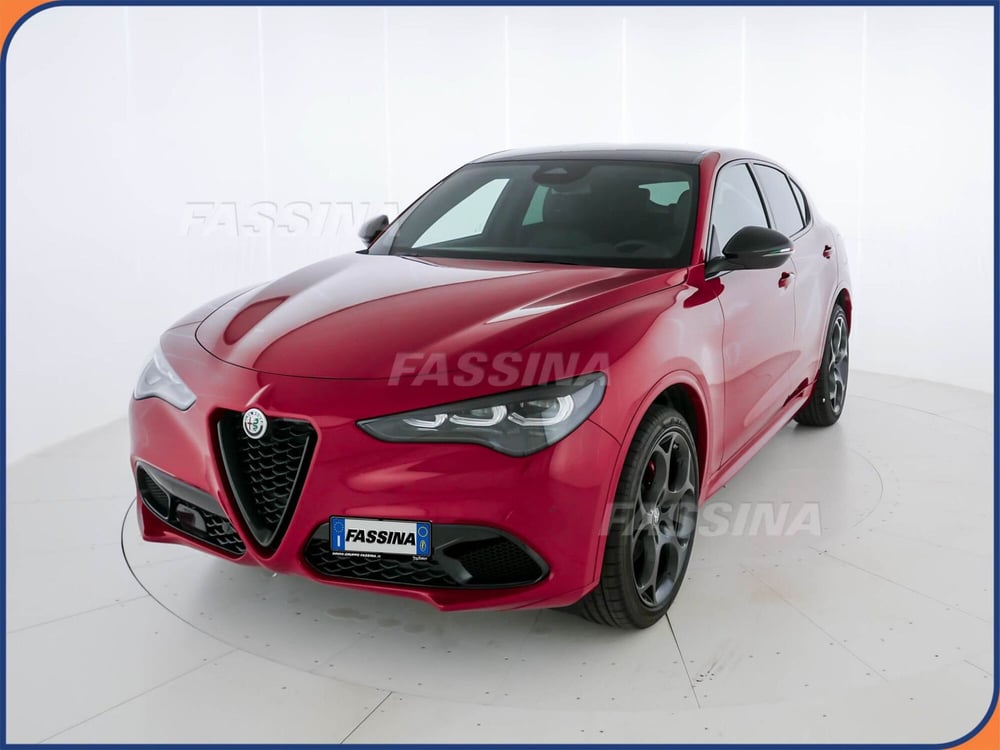 Alfa Romeo Stelvio nuova a Milano (3)