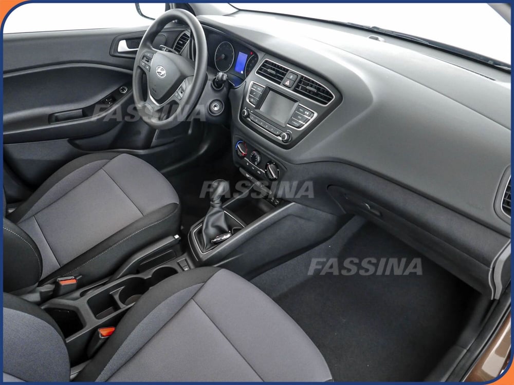 Hyundai i20 usata a Milano (12)