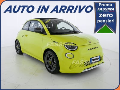 Abarth 500e Cabrio 42 kWh Turismo del 2023 usata a Milano