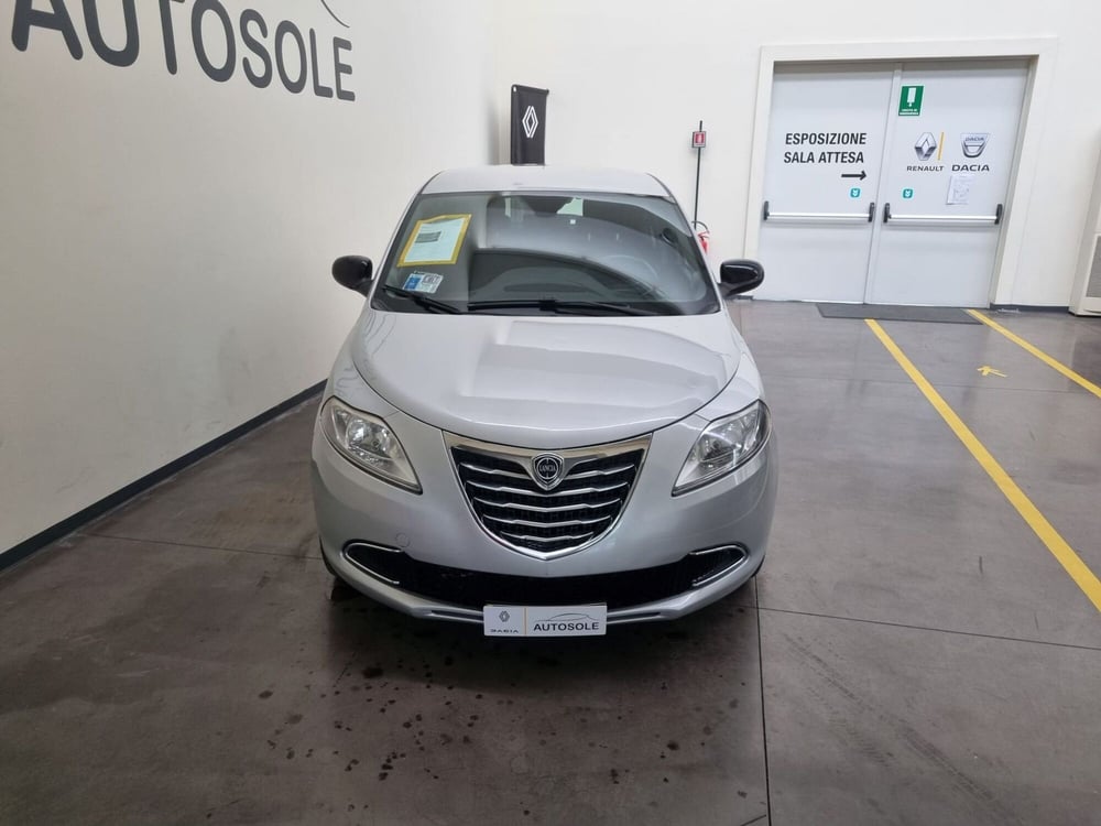 Lancia Ypsilon usata a Verona (3)