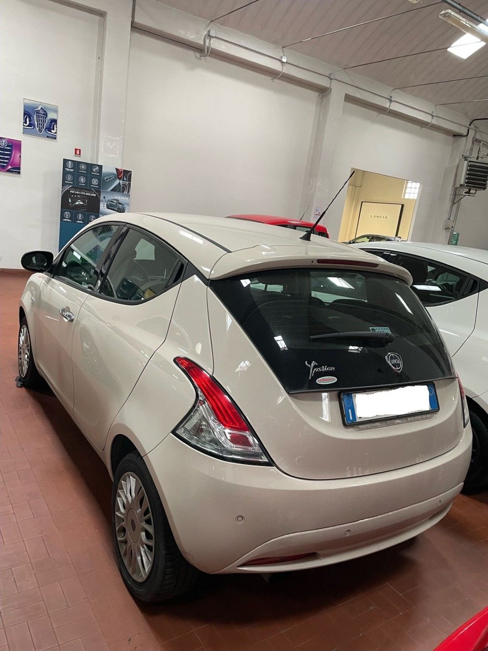 Lancia Ypsilon usata a Lucca (4)