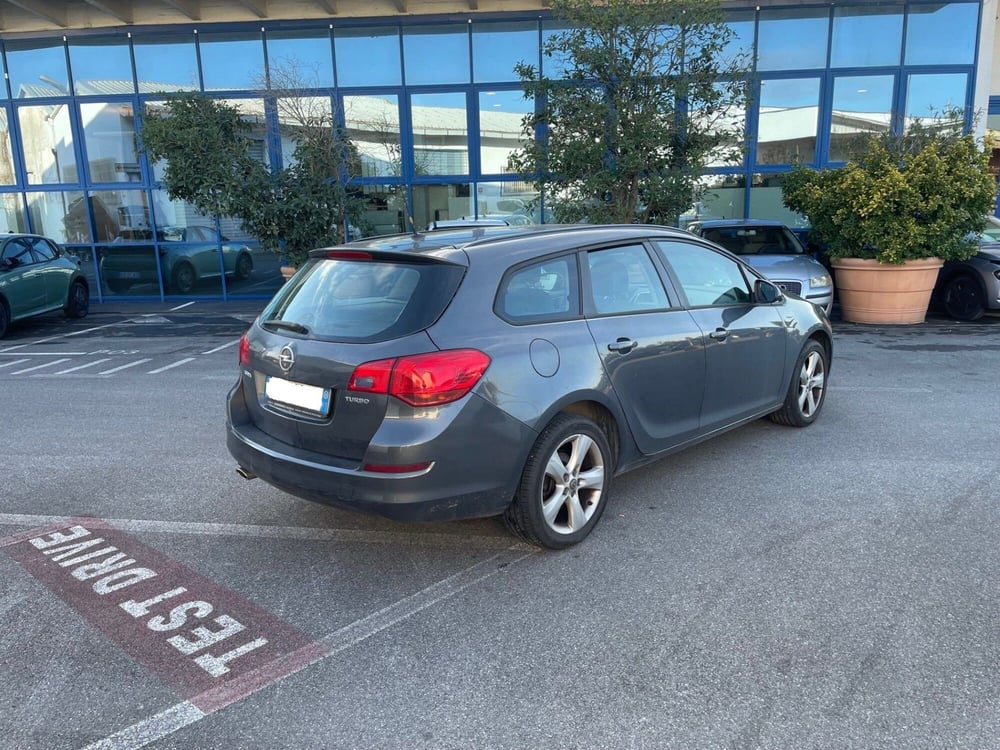 Opel Astra Station Wagon usata a Lucca (5)