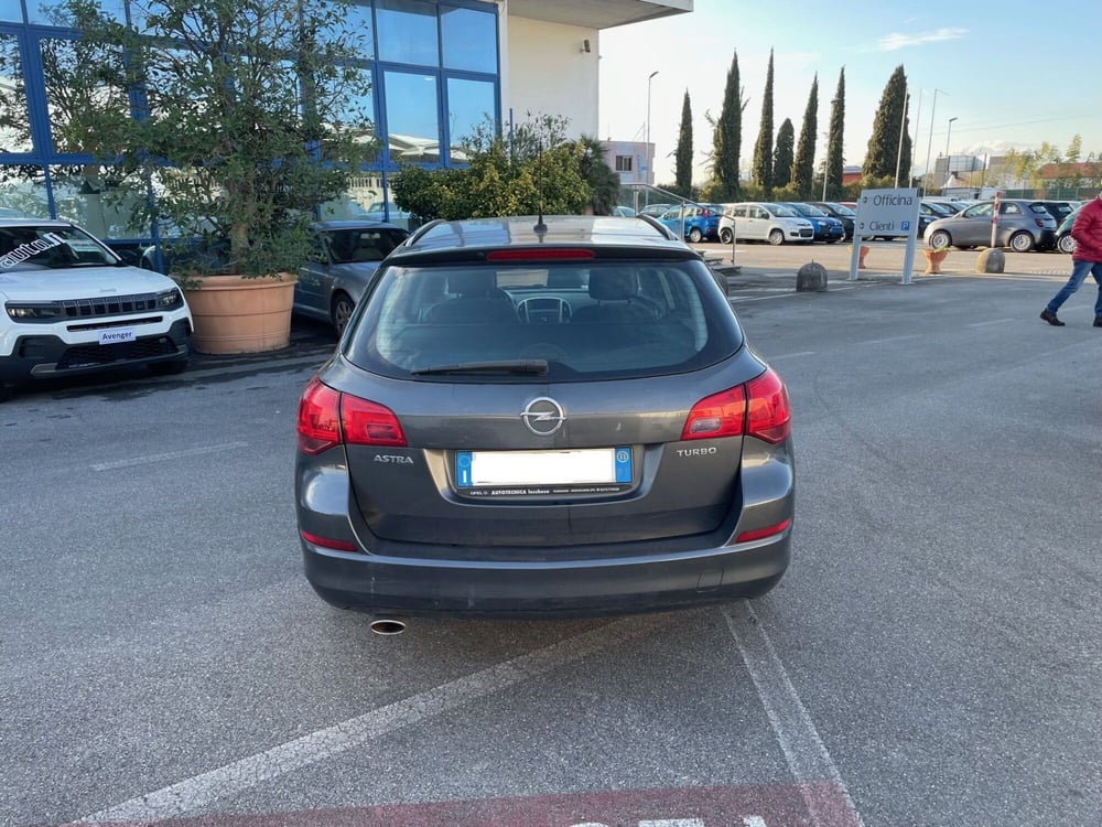 Opel Astra Station Wagon usata a Lucca (6)