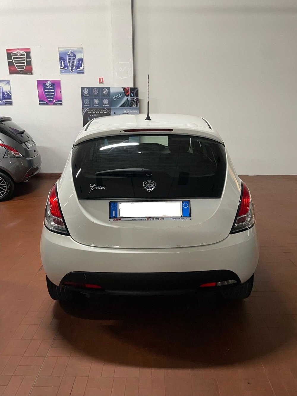 Lancia Ypsilon usata a Lucca (5)