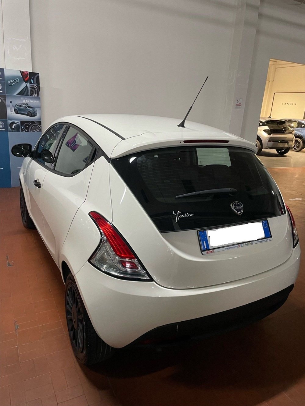 Lancia Ypsilon usata a Lucca (7)