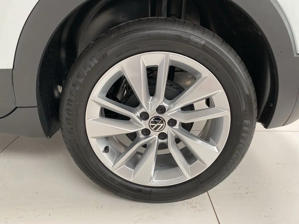 Volkswagen T-Cross nuova a Lodi (10)