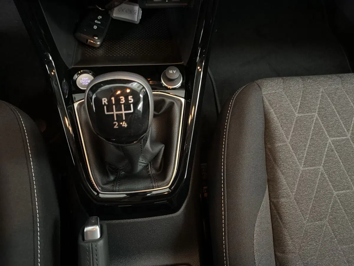 Volkswagen T-Cross nuova a Lodi (11)