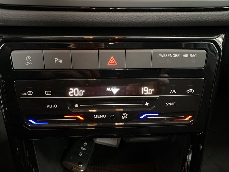 Volkswagen T-Cross nuova a Lodi (12)