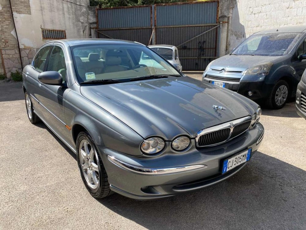 Jaguar X-Type usata a Foggia