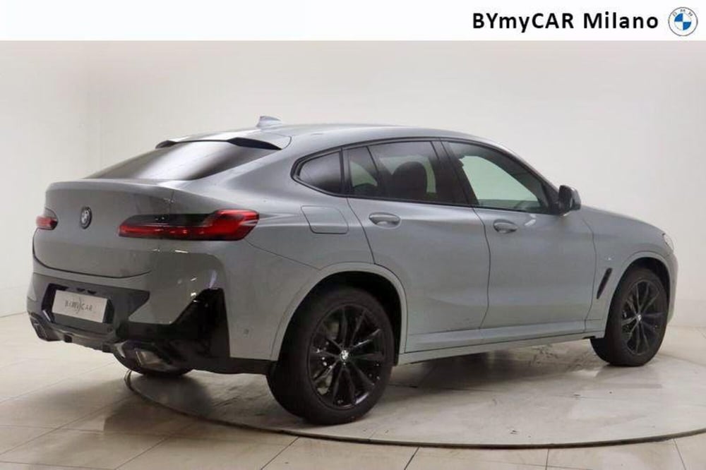 BMW X4 nuova a Milano (8)