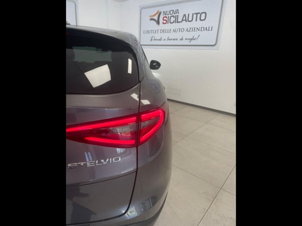 Alfa Romeo Stelvio usata a Palermo (11)