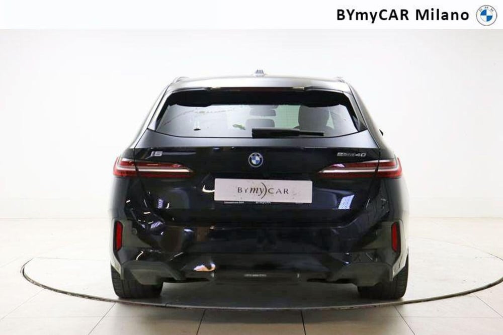 BMW i5 Touring usata a Milano (4)