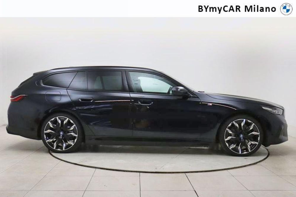 BMW i5 Touring usata a Milano (7)